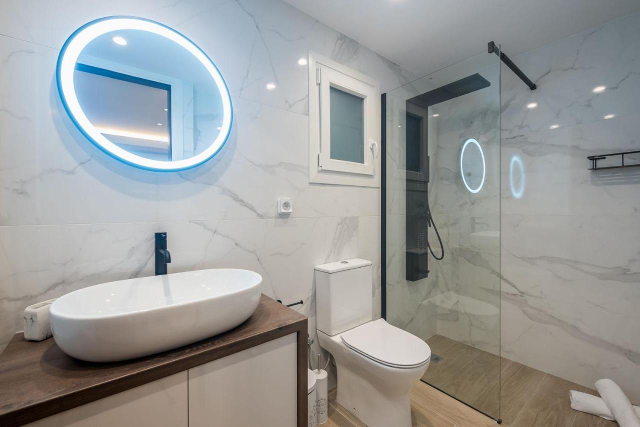 Apartmán Beautiful & Renovated Aprtm In Pireus Exteriér fotografie